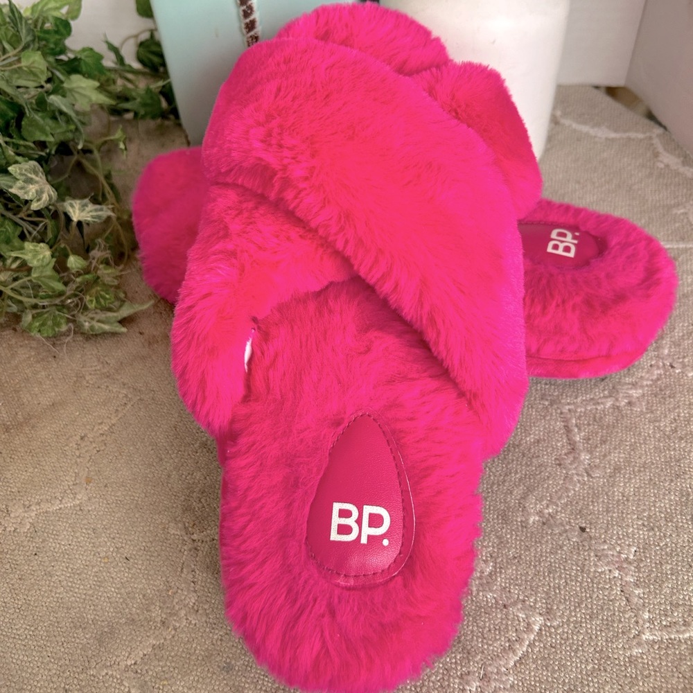 BP (Brass Plum) Plush BarbieCore Pink Crisscross Slippers. Size 9-10 Lar… - Picture 6 of 10